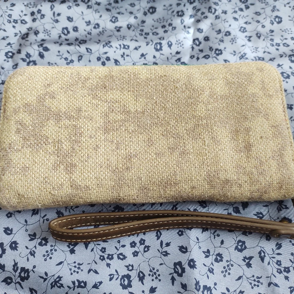 Catchfly Wallet - Picture 2 of 3